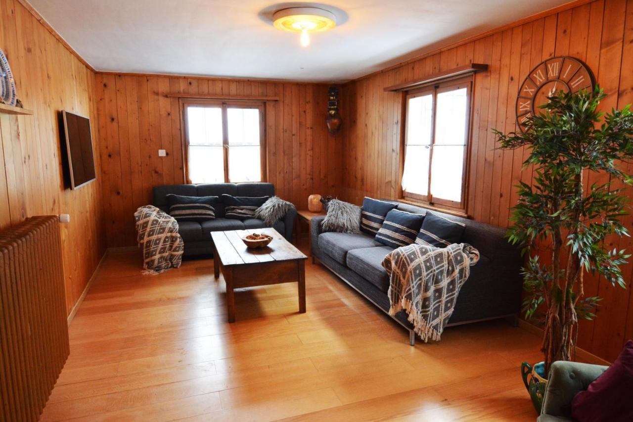 Alte Post Mit Geschichte Und Restaurant Apartment Tavanasa Ngoại thất bức ảnh