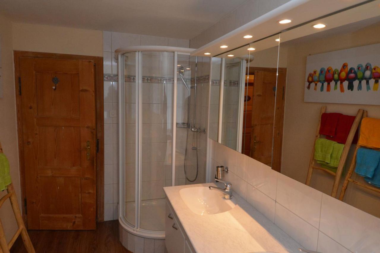 Alte Post Mit Geschichte Und Restaurant Apartment Tavanasa Ngoại thất bức ảnh