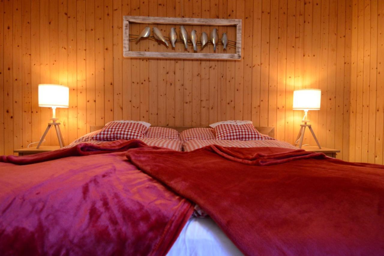 Alte Post Mit Geschichte Und Restaurant Apartment Tavanasa Ngoại thất bức ảnh